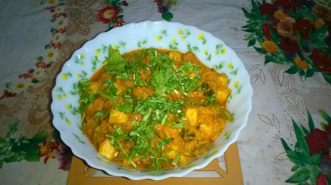 Paneer butter masala served with chapati